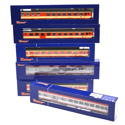 Lot 86 - Six Roco HO model railway passenger coaches