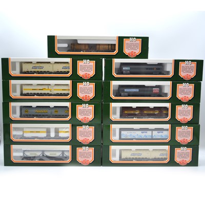 Lot 100 - Ten Hag HO gauge model railway wagons and tank wagons
