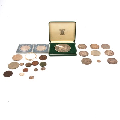 Lot 138 - George III and later crowns, Royal Mint 500th anniversary of Henry VIII silver medallion and other coins..
