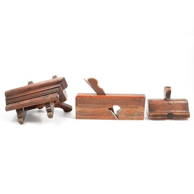 Lot 113A - A quantity of wood-working handtools, planes and chisels
