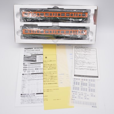 Lot 270 - Tomix HO model railway passenger coaches set, ref HO-067 JR 113-2000 Suburban train series