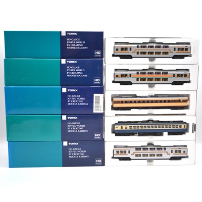 Lot 554 - Tomix HO gauge model railway passenger coaches, five including ref HO-340 etc