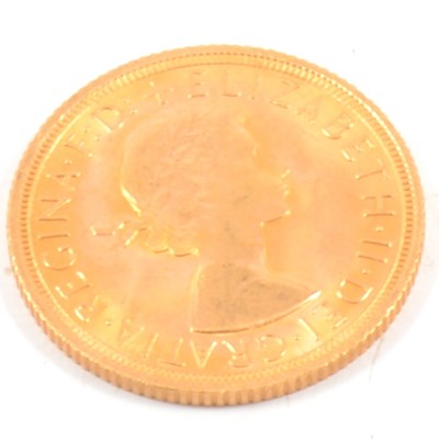 Lot 190 - Elizabeth II gold Sovereign, 1967, 8g