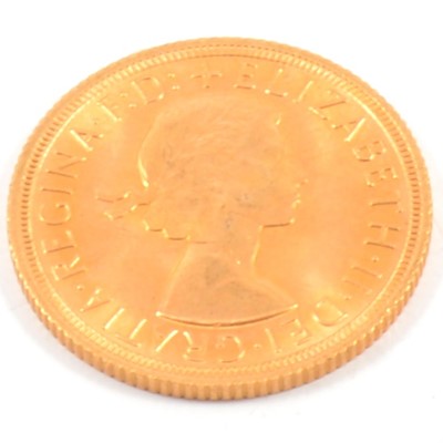 Lot 193 - Elizabeth II gold Sovereign, 1967, 8g