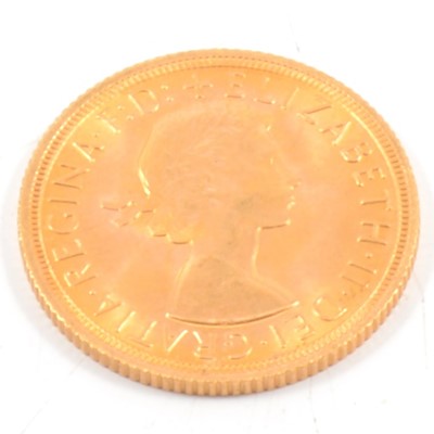 Lot 195 - Elizabeth II gold Sovereign, 1967, 8g