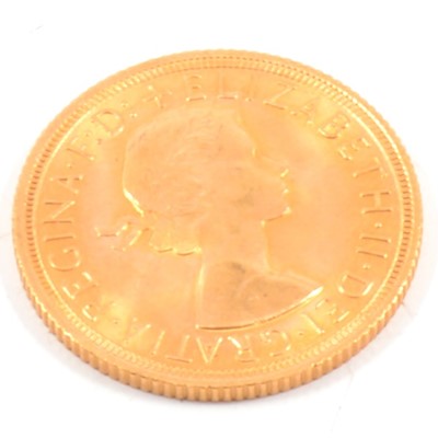 Lot 196 - Elizabeth II gold Sovereign, 1967, 8g