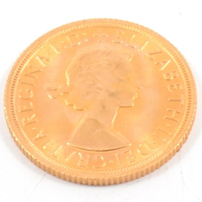 Lot 197 - Elizabeth II gold Sovereign, 1967, 8g