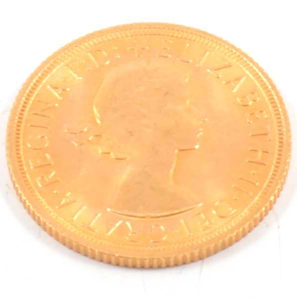 Lot 201 - Elizabeth II gold Sovereign, 1967, 8g