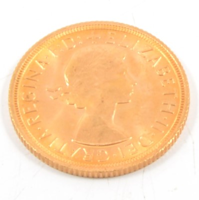 Lot 206 - Elizabeth II gold Sovereign, 1967, 8g