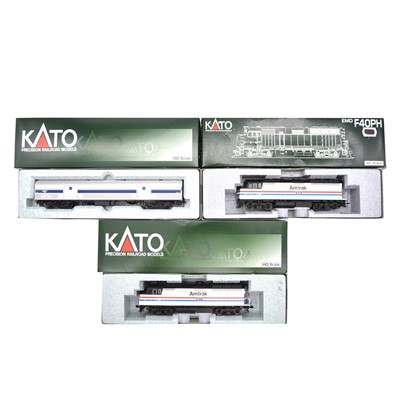 Lot 380 - Kato HO gauge model railways Amtrak locomotive and baggage car.