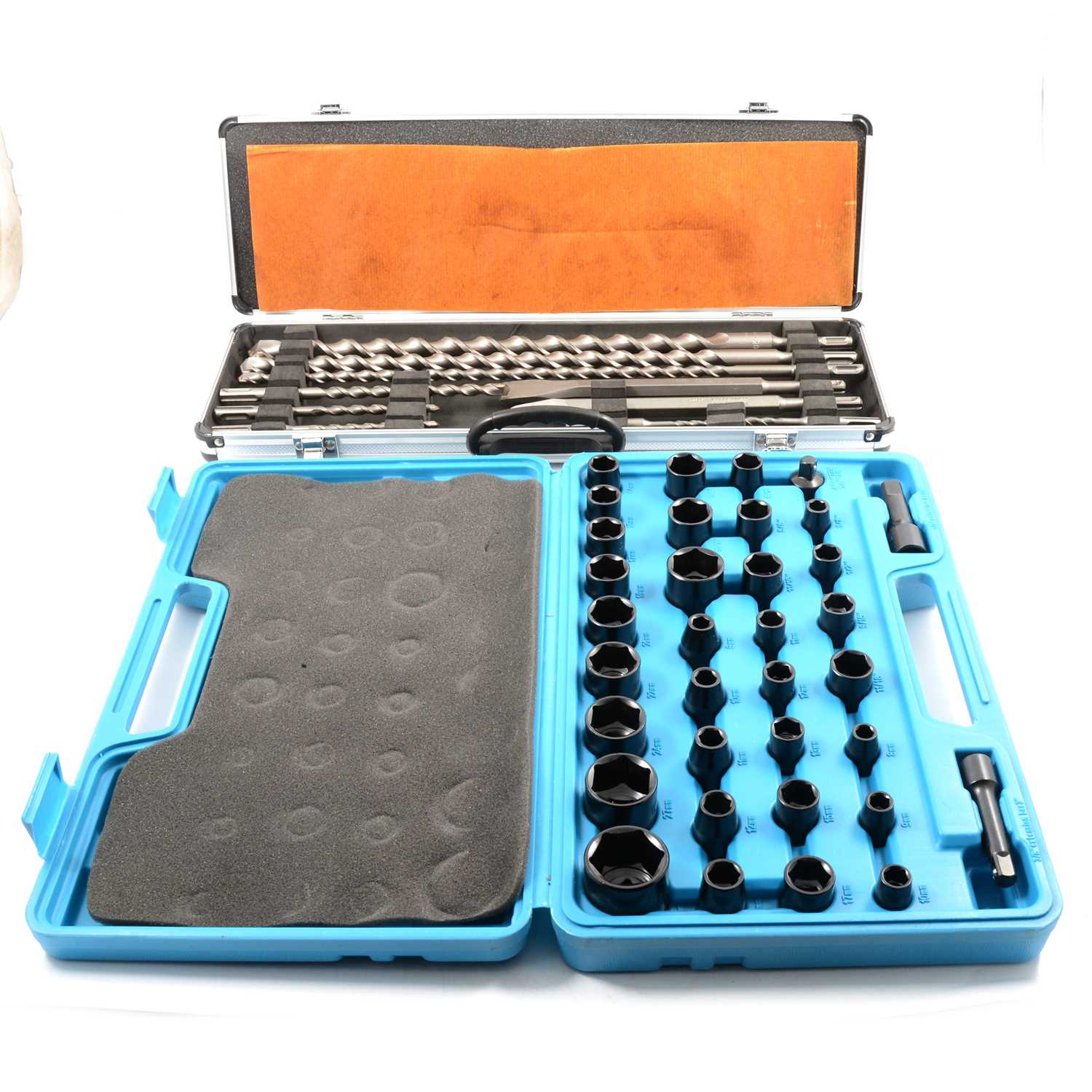 Lot 235 - Makita D21191 chisel hammer bits, cased and a impact socket set unbranded.