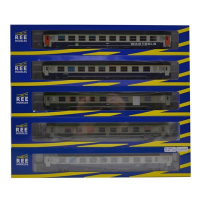 Lot 267 - Five Ree Modeles HO gauge model railway SNCF passenger coaches
