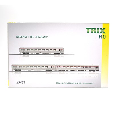 Lot 519 - Trix HO gauge 3-car passenger coach set ref 23484 TEE set, boxed.