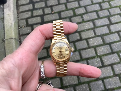 Lot 261 - Rolex - a lady's Oyster Perpetual Datejust, 18 carat gold.