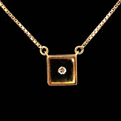 Lot 175 - A yellow metal box link chain with perspex pendant.