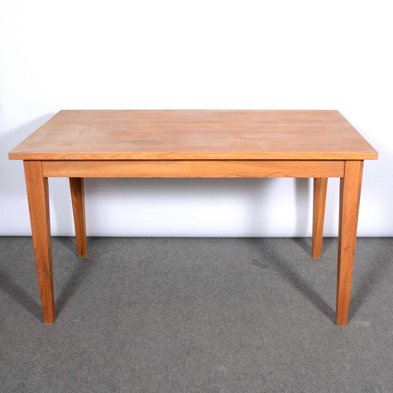 Lot 450 - Modern light oak kitchen table