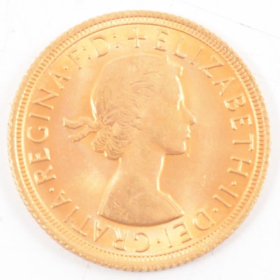 Lot 154 - Elizabeth II gold Sovereign, 1967, 8g