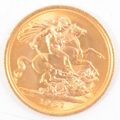 Lot 155 - Elizabeth II gold Sovereign, 1967, 8g