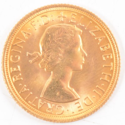 Lot 162 - Elizabeth II gold Sovereign, 1967, 8g
