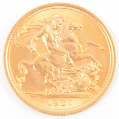 Lot 167 - Elizabeth II gold Sovereign, 1967, 8g