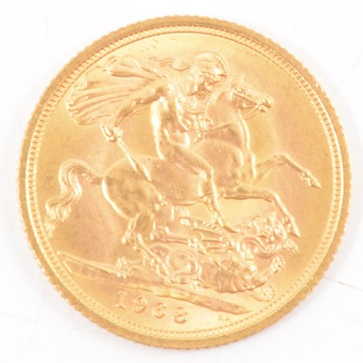 Lot 171 - Elizabeth II gold Sovereign, 1968, 8g