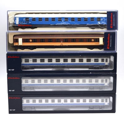 Lot 384 - Five Electrotren HO gauge model railway passenger coaches