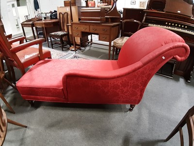 Lot 326 - Victorian style chaise longue