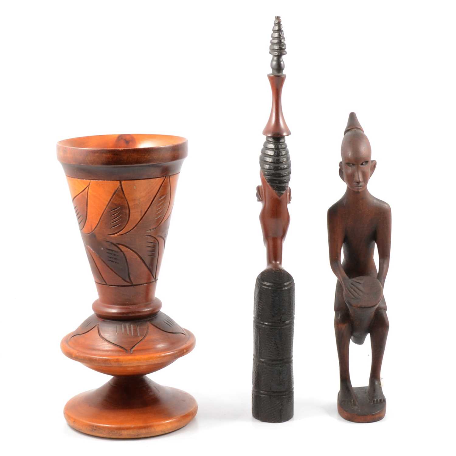 Lot 161 - A quantity of carved wooden idols, vessels and other treen