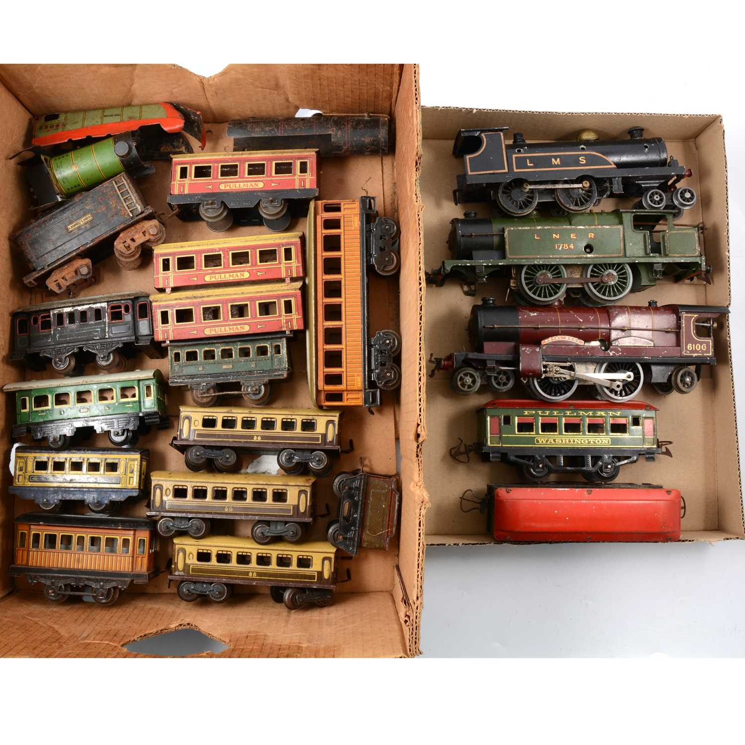 Lot 19 - O gauge model railways, two trays to include Hornby LNER 1783 locomotive etc.