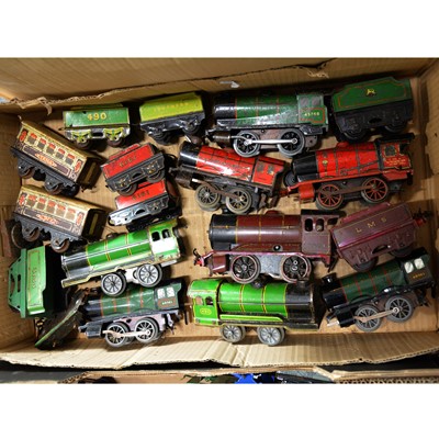 Lot 14 - Hornby O gauge model railways, a collection to include clock-work locomotives etc