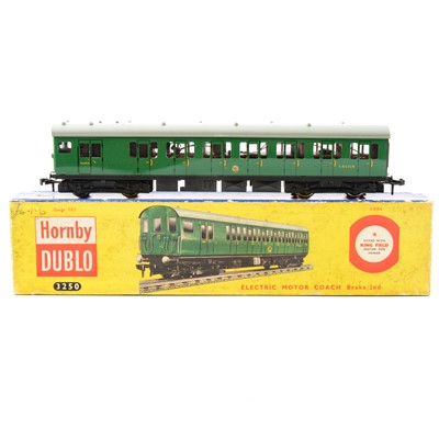 Lot 88 - Hornby Dublo OO gauge model railway electric motor coach ref 3250 brake/2nd