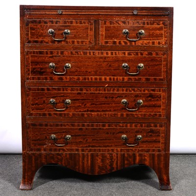 Lot 389 - Reproduction mahogany bachelor's chest