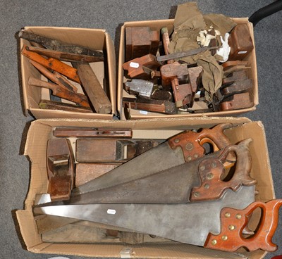 Lot 147 - A collection of vintage hand tools, to include planes, saws, spoke shavers