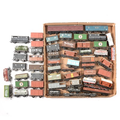 Lot 120 - OO gauge model railway wagons and vans, one tray arox 52