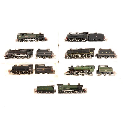 Lot 216 - Six Airfix and Mainline OO gauge model railway locomotives.