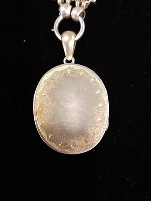 Lot 227 - A Victorian locket and collar.