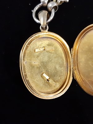 Lot 227 - A Victorian locket and collar.
