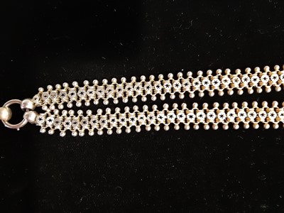 Lot 227 - A Victorian locket and collar.