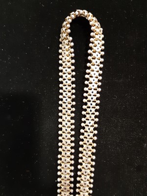 Lot 227 - A Victorian locket and collar.