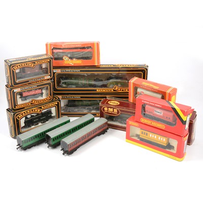 Lot 123 - OO gauge model railways, a small collection including four locomotives and wagons.