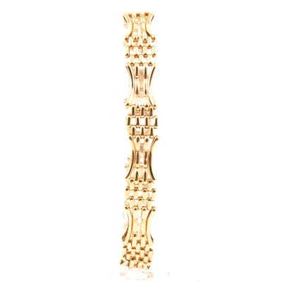 Lot 120 - A 9 carat yellow gold gate link bracelet.