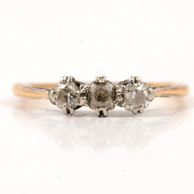 Lot 3 - A diamond three stone ring.