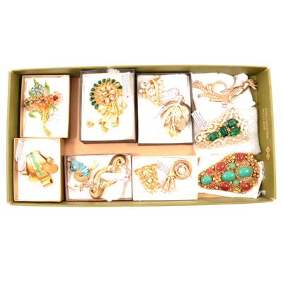 Lot 250 - Twelve vintage gilt metal brooches and clips, Coro and similar.