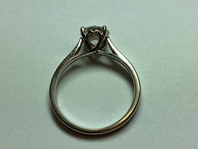 Lot 5 - A diamond solitaire ring.