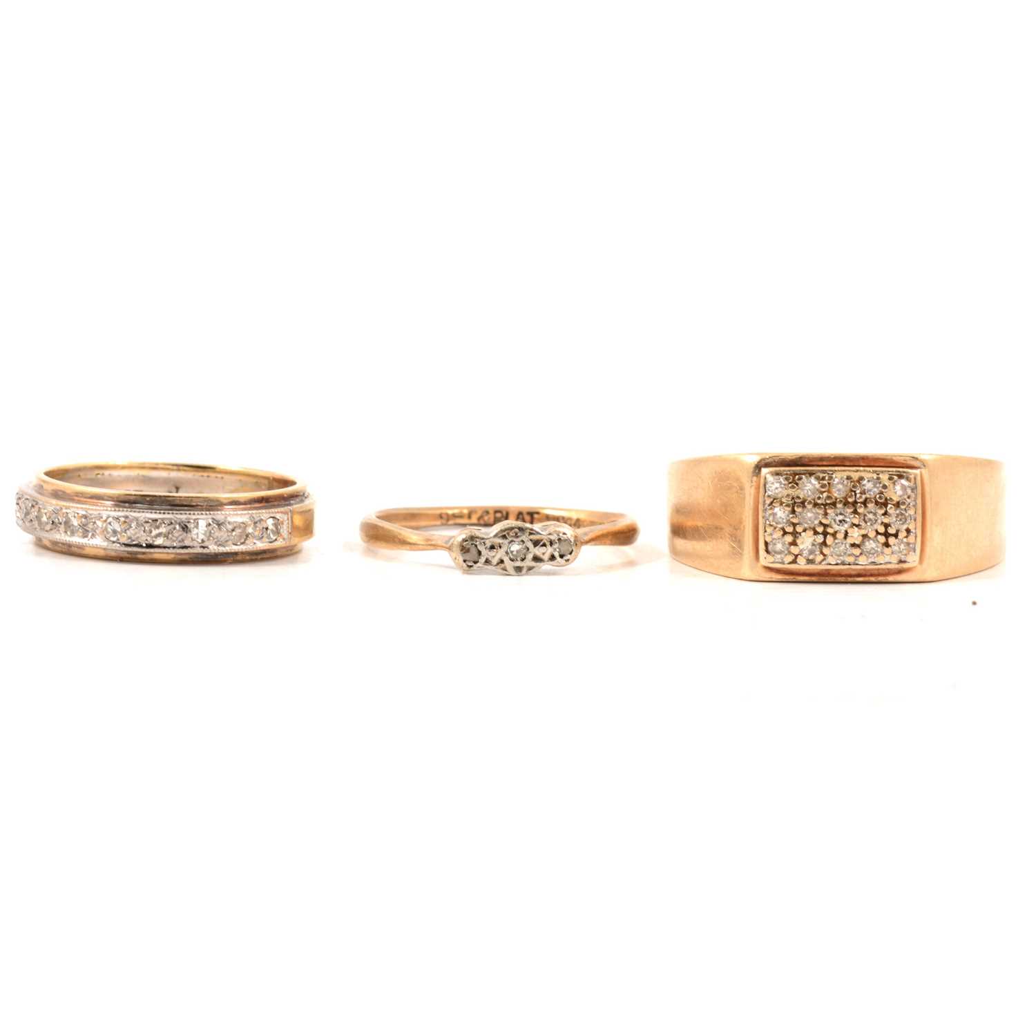 Lot 66 - Three diamond set rings.