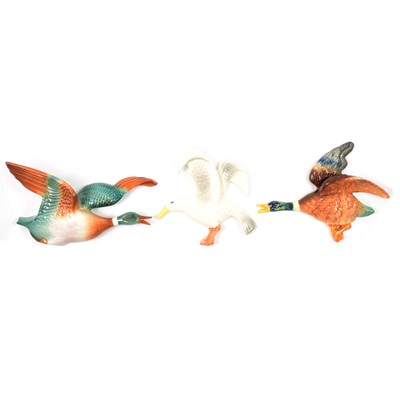 Lot 63 - Set of three Sylvac duck wall plaques, and other duck and seagull wall plaques.