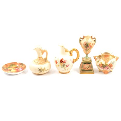 Lot 77 - FIve pieces of Royal Worcester blush ivory ware