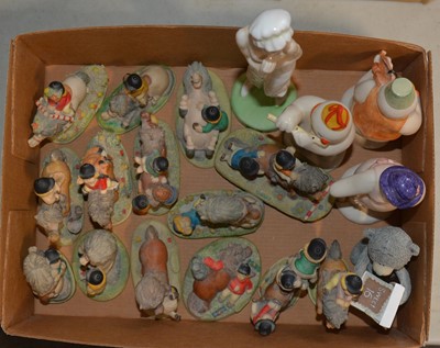 Lot 61 - Quantity of decorative ceramics and glass