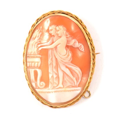 Lot 141 - A cameo brooch.