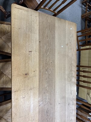 Lot 1007 - An Arts & Crafts oak dining table
